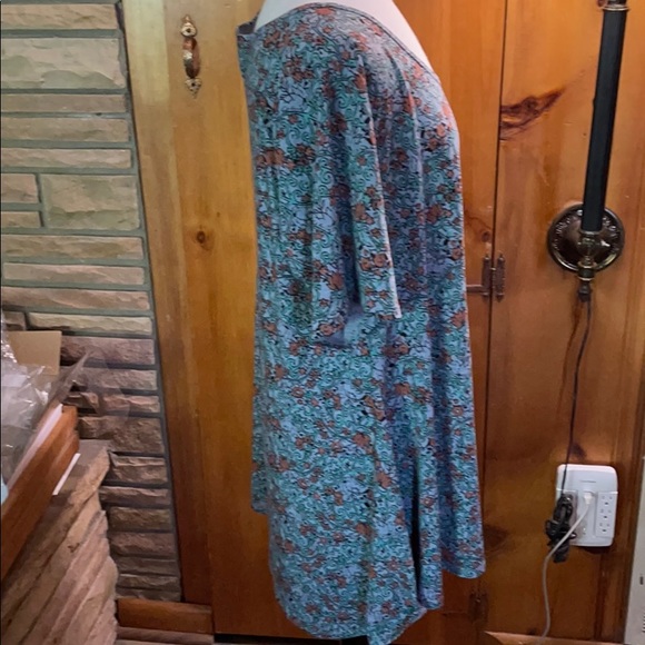 LuLaRoe Perfect T - Picture 4 of 6